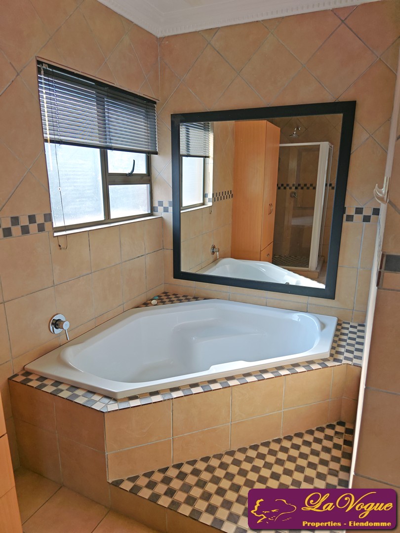 4 Bedroom Property for Sale in Blue Valley Golf Estate Gauteng