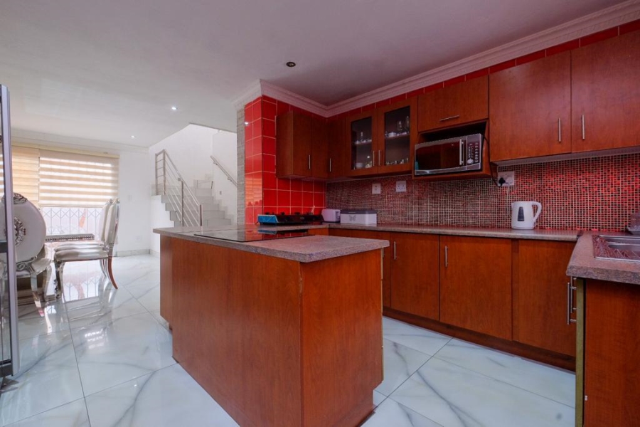 To Let 4 Bedroom Property for Rent in Protea Glen Gauteng