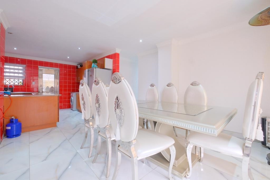 To Let 4 Bedroom Property for Rent in Protea Glen Gauteng