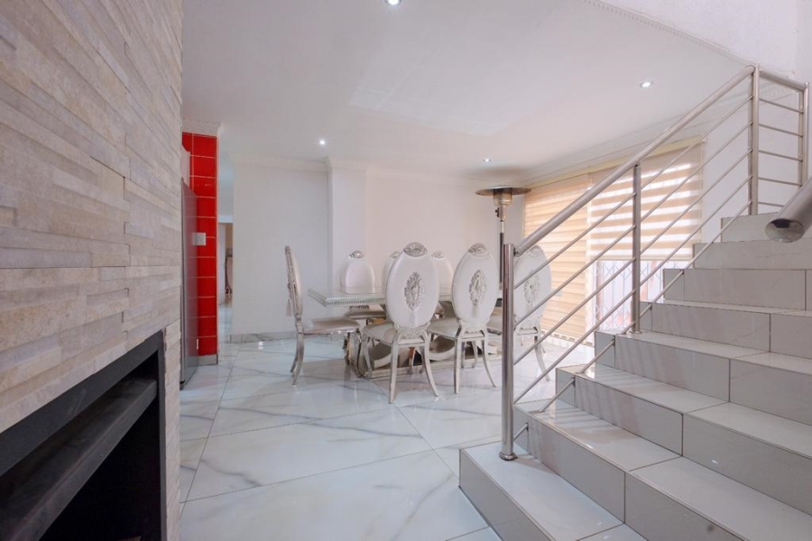 To Let 4 Bedroom Property for Rent in Protea Glen Gauteng