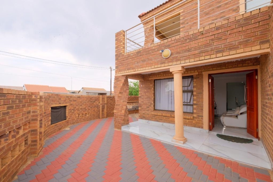 To Let 4 Bedroom Property for Rent in Protea Glen Gauteng