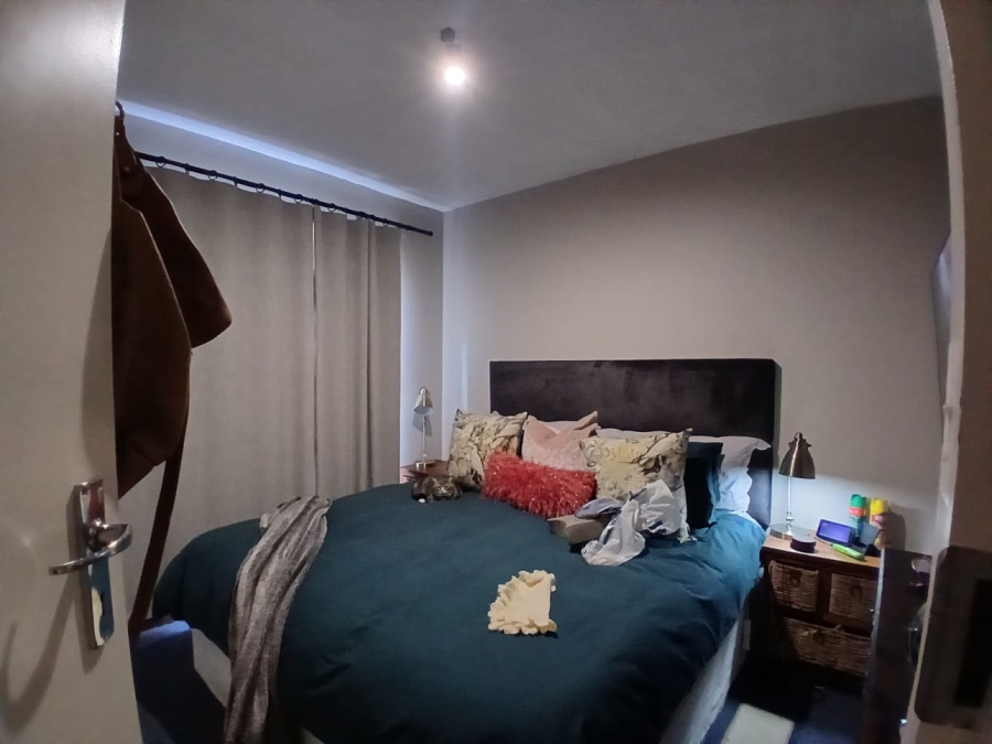 2 Bedroom Property for Sale in Die Hoewes Gauteng