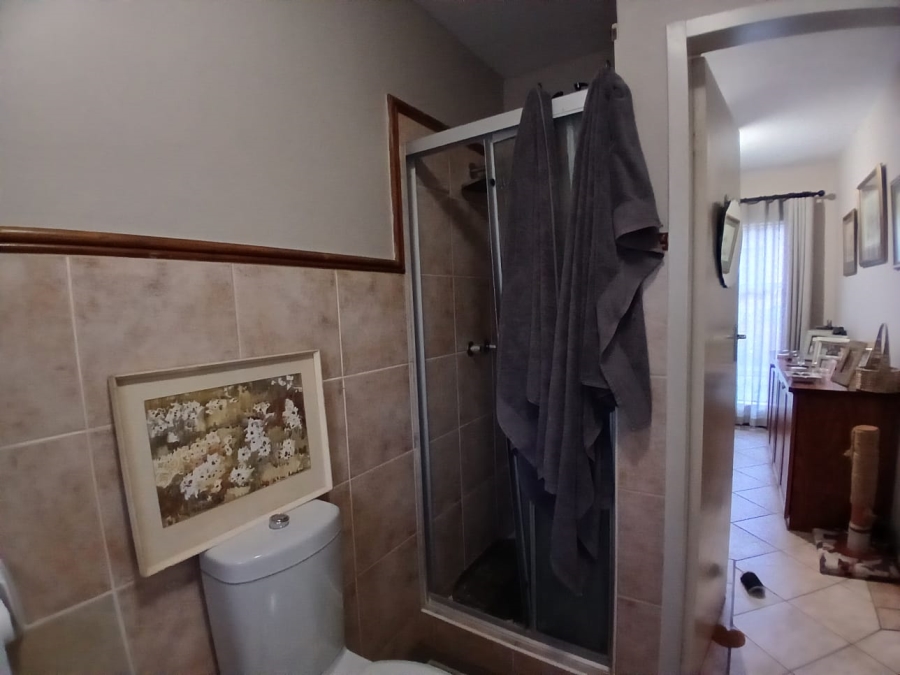 2 Bedroom Property for Sale in Die Hoewes Gauteng