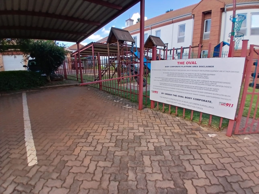 2 Bedroom Property for Sale in Die Hoewes Gauteng