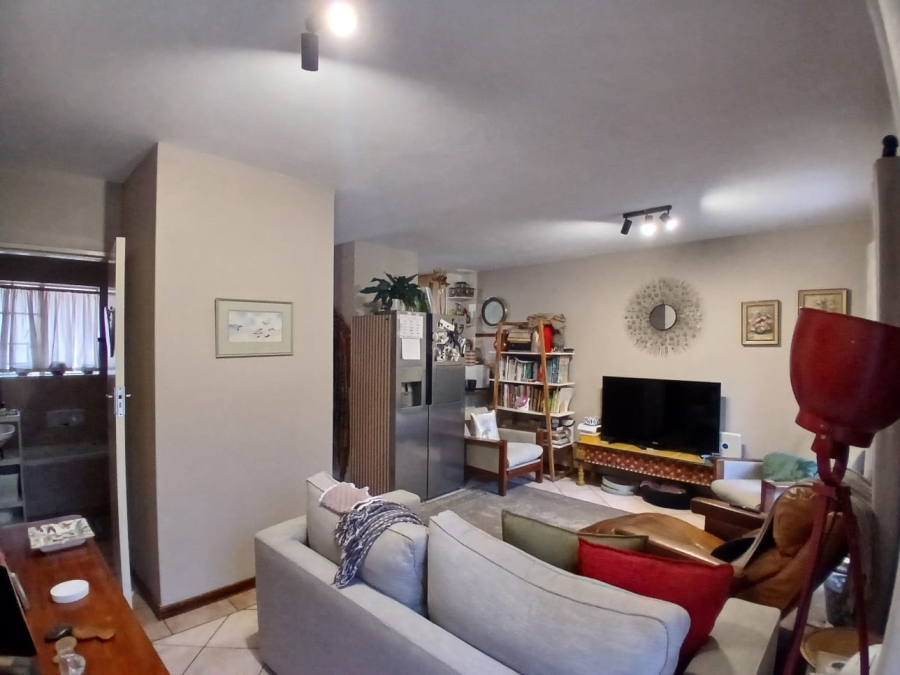 2 Bedroom Property for Sale in Die Hoewes Gauteng