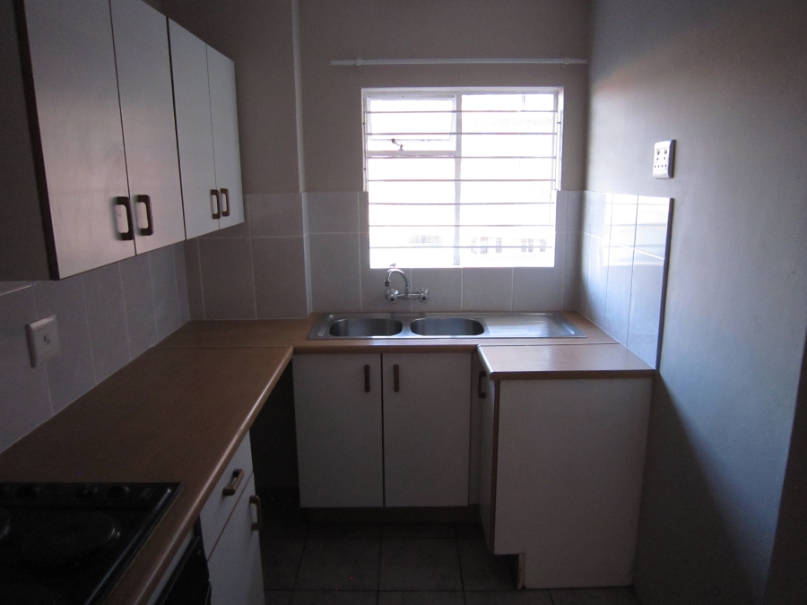 1 Bedroom Property for Sale in Die Hoewes Gauteng