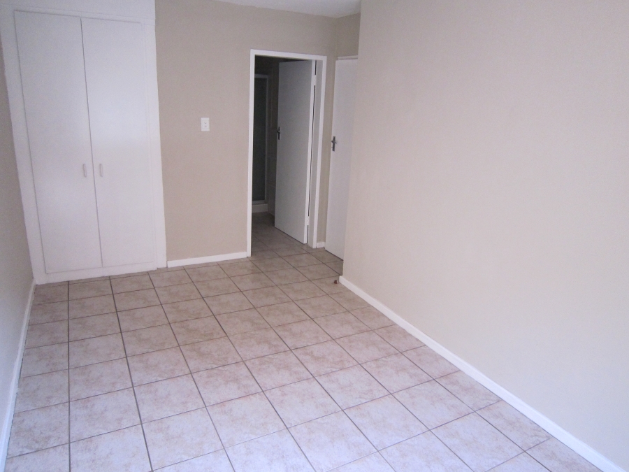 1 Bedroom Property for Sale in Die Hoewes Gauteng