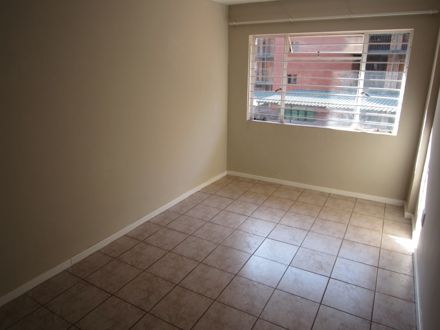 1 Bedroom Property for Sale in Die Hoewes Gauteng