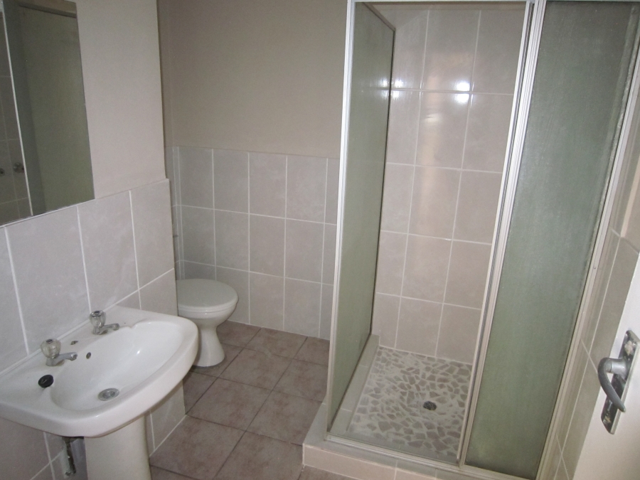 1 Bedroom Property for Sale in Die Hoewes Gauteng