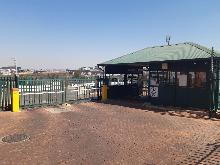 1 Bedroom Property for Sale in Die Hoewes Gauteng