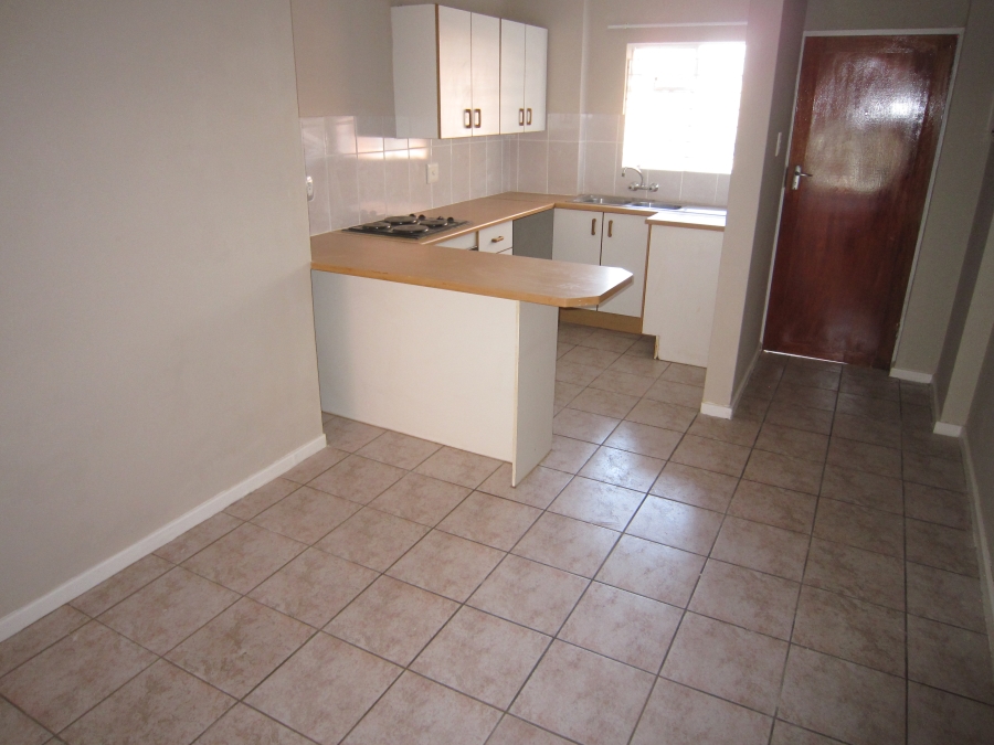 1 Bedroom Property for Sale in Die Hoewes Gauteng