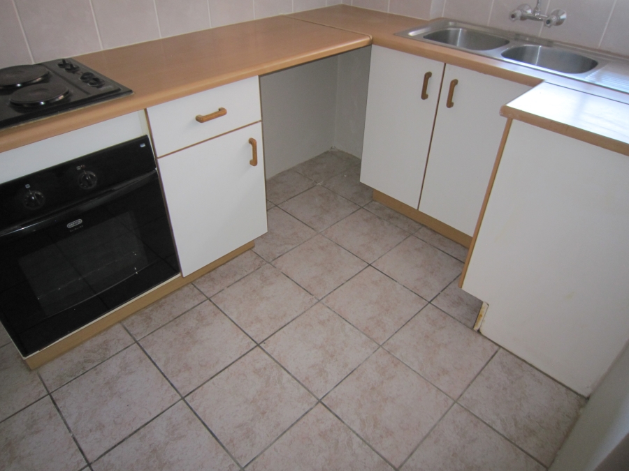 1 Bedroom Property for Sale in Die Hoewes Gauteng