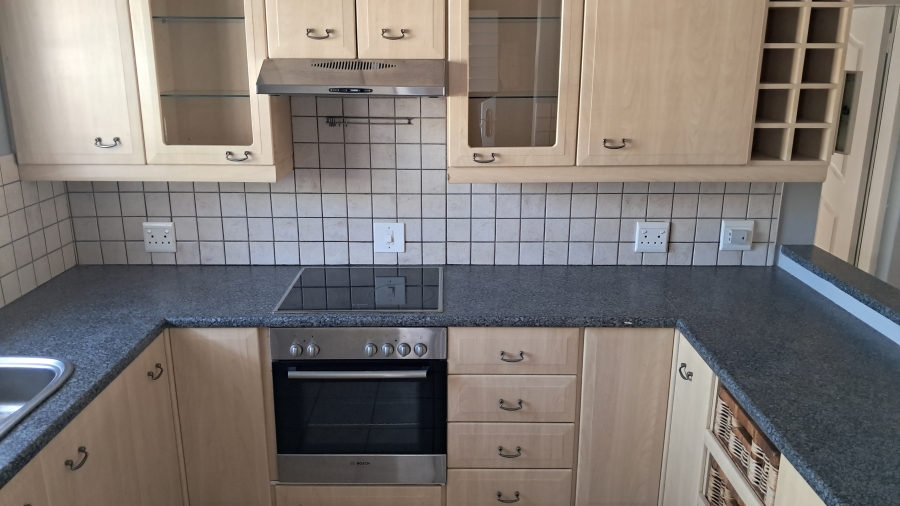 2 Bedroom Property for Sale in Die Hoewes Gauteng