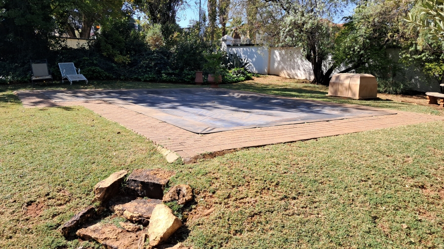 2 Bedroom Property for Sale in Die Hoewes Gauteng