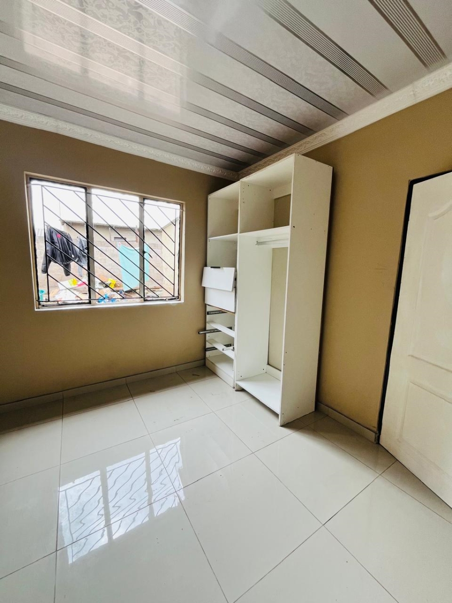 3 Bedroom Property for Sale in Zola Gauteng