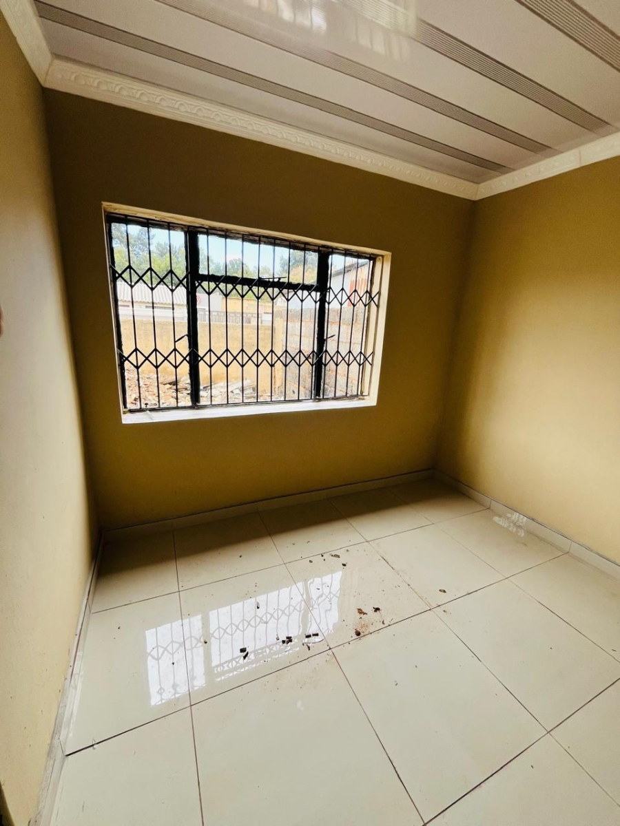 3 Bedroom Property for Sale in Zola Gauteng