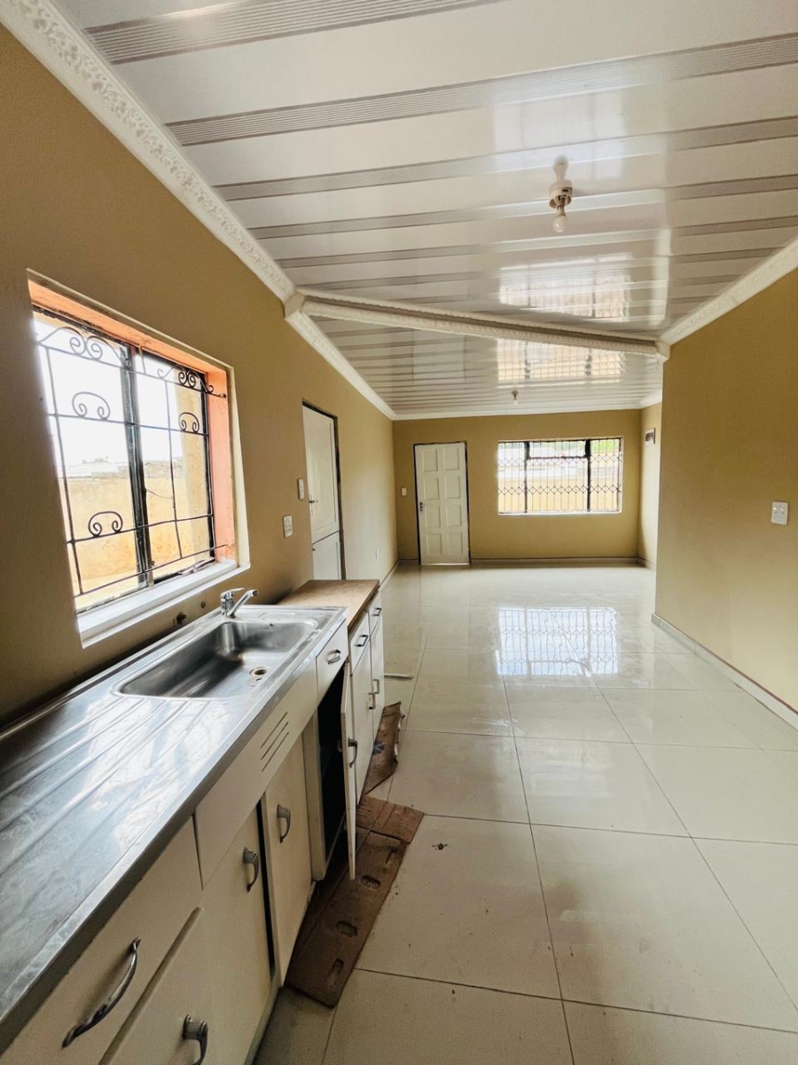 3 Bedroom Property for Sale in Zola Gauteng