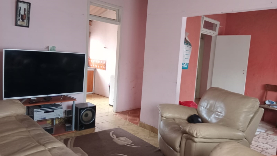 2 Bedroom Property for Sale in Chiawelo Gauteng