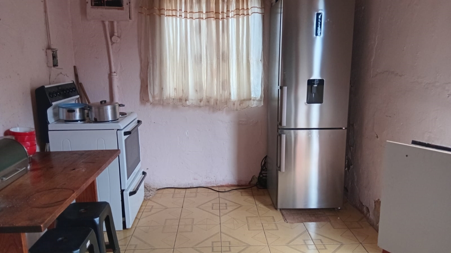2 Bedroom Property for Sale in Chiawelo Gauteng