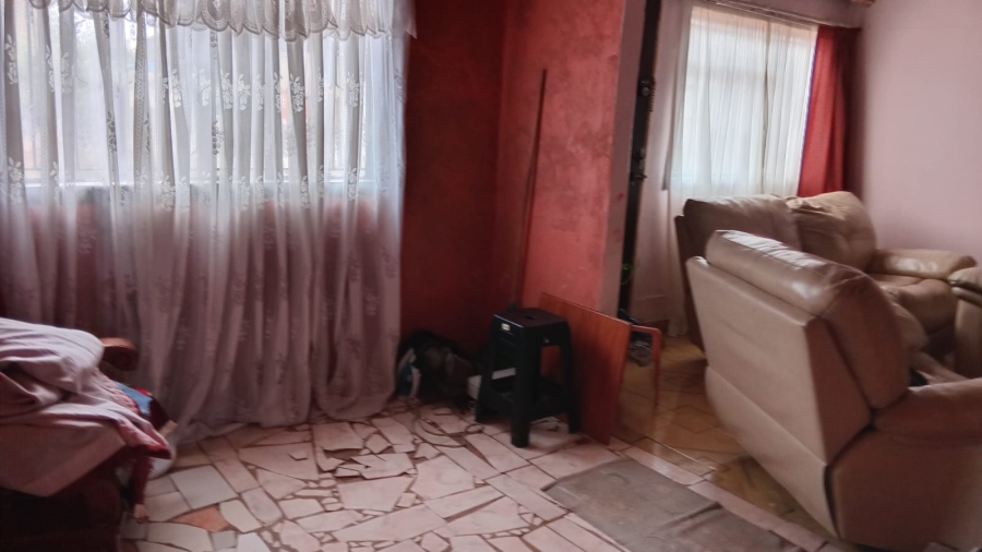 2 Bedroom Property for Sale in Chiawelo Gauteng