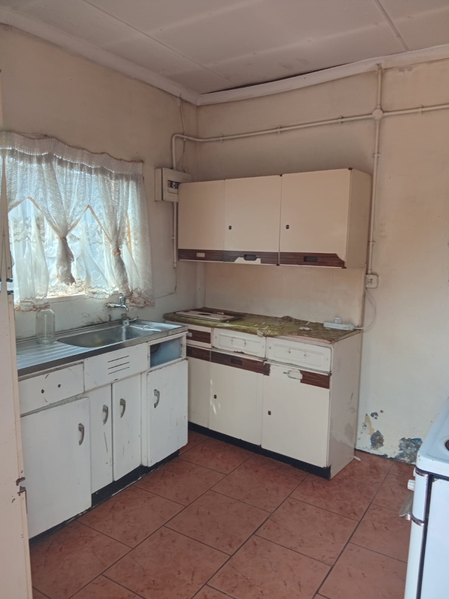 2 Bedroom Property for Sale in Senaoane Gauteng