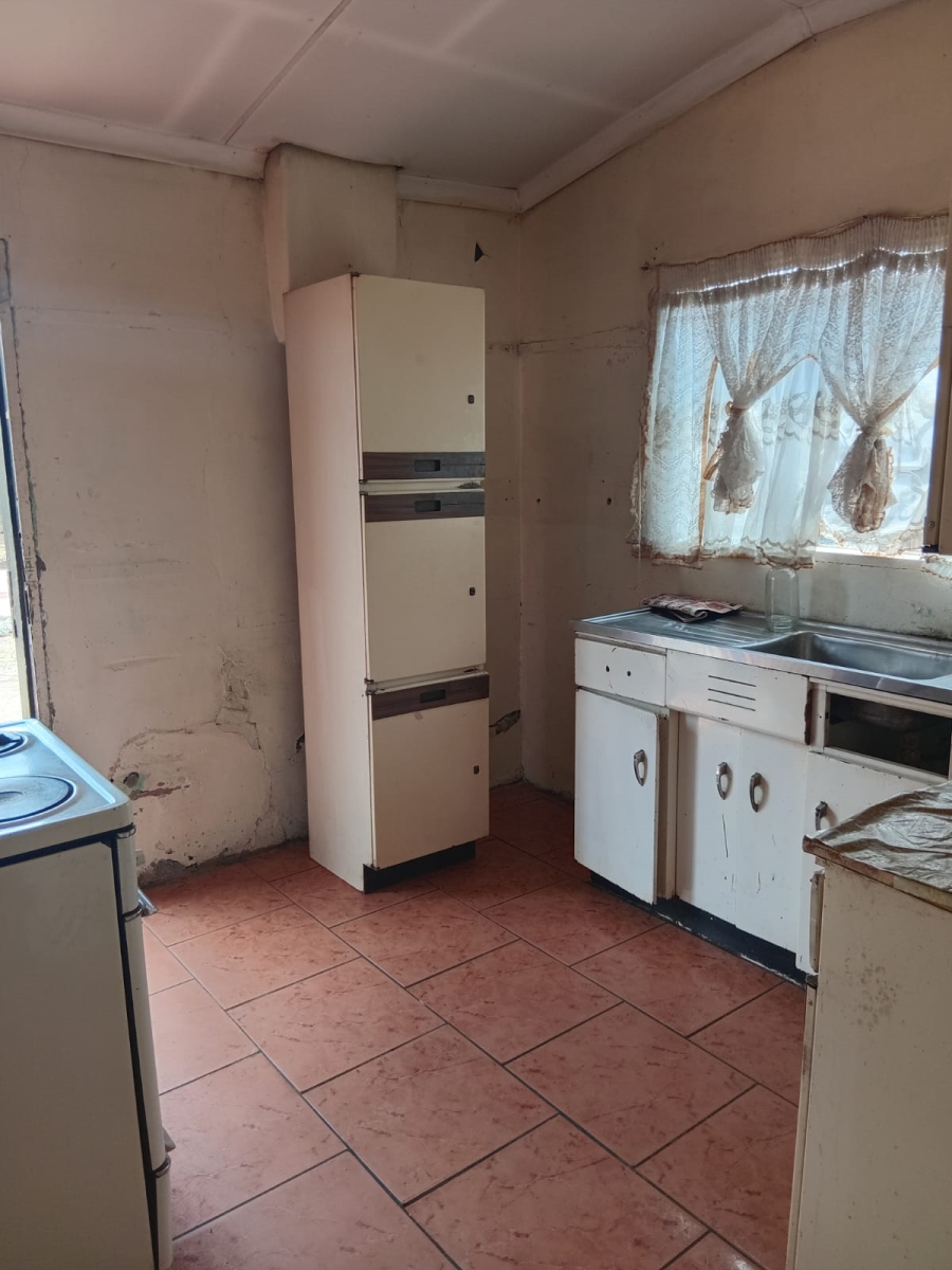 2 Bedroom Property for Sale in Senaoane Gauteng