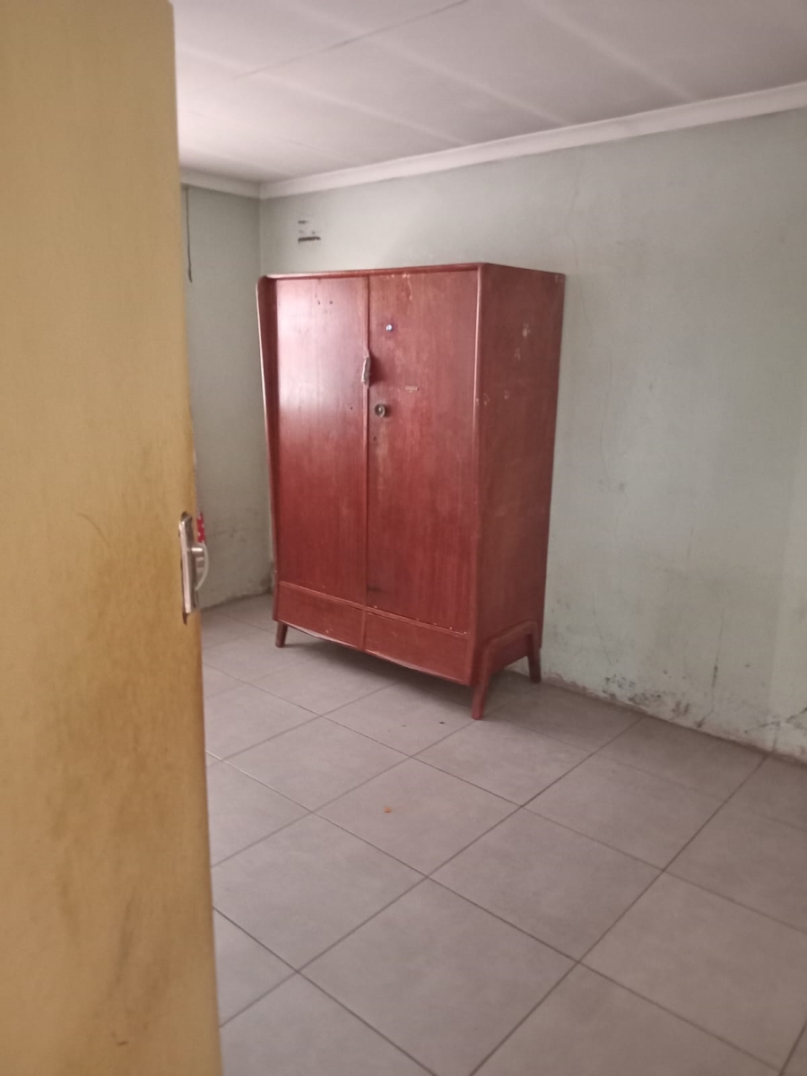 2 Bedroom Property for Sale in Senaoane Gauteng