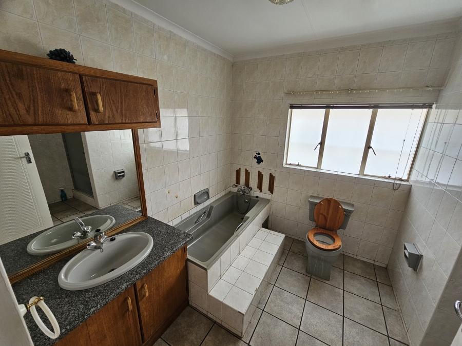 To Let 3 Bedroom Property for Rent in Montana Gauteng