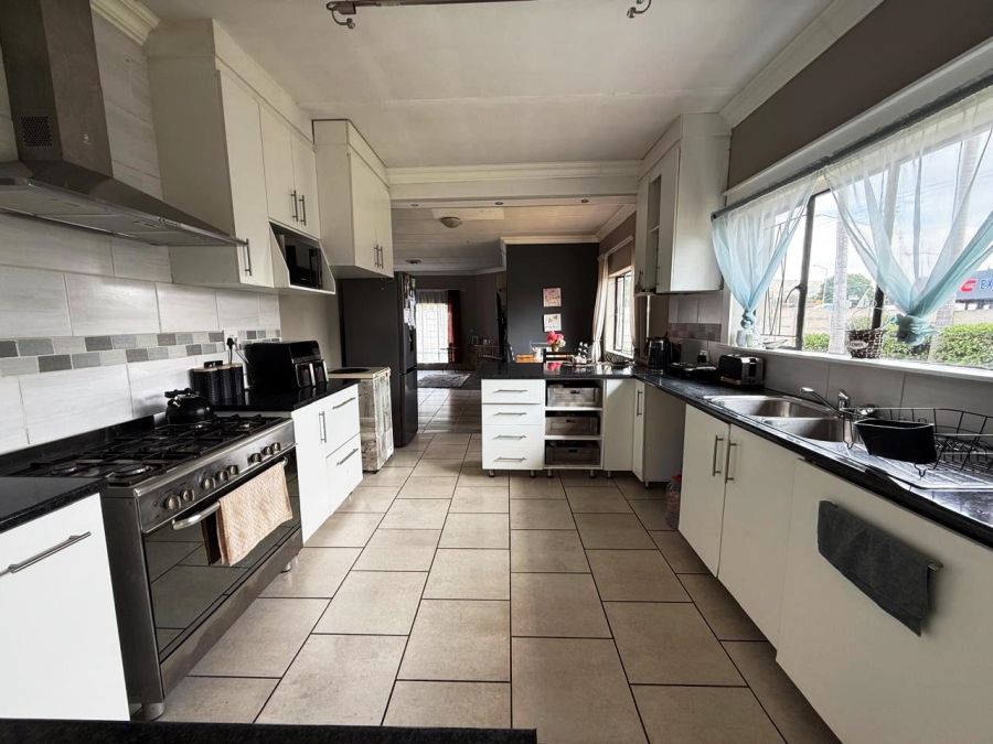 3 Bedroom Property for Sale in Sinoville Gauteng