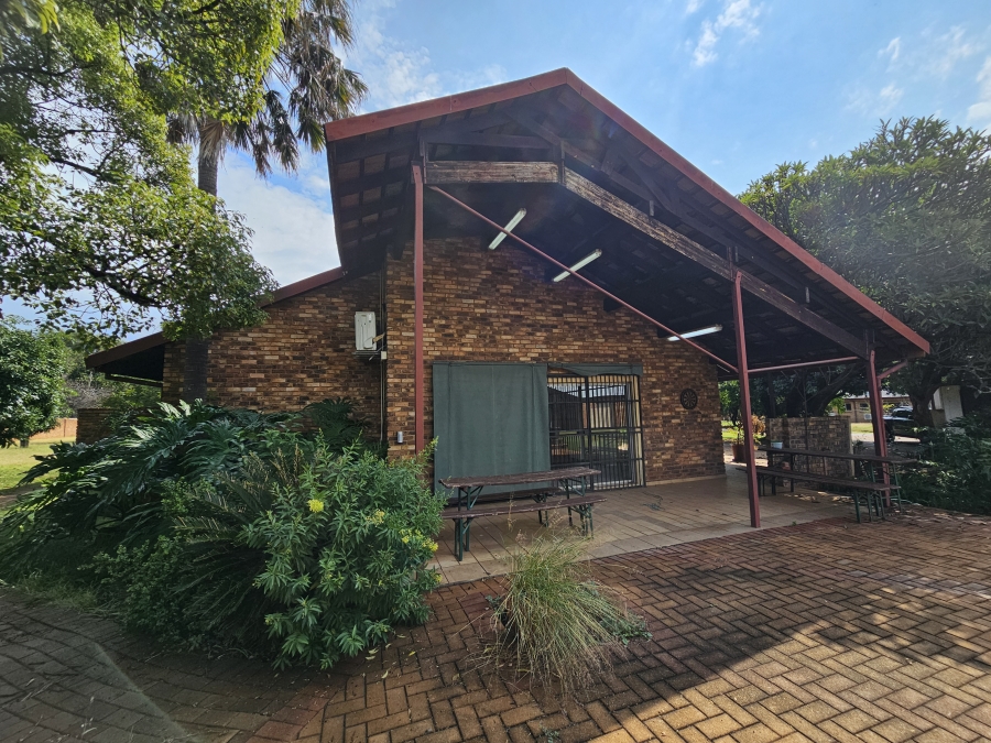 To Let 4 Bedroom Property for Rent in Montana Gauteng