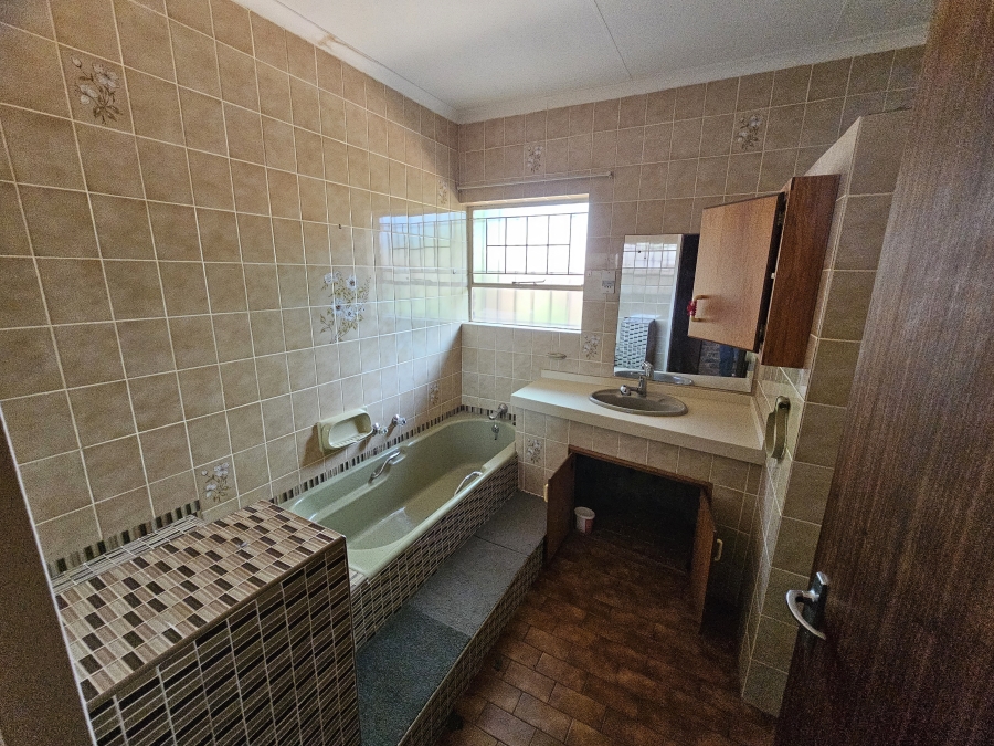 To Let 4 Bedroom Property for Rent in Montana Gauteng