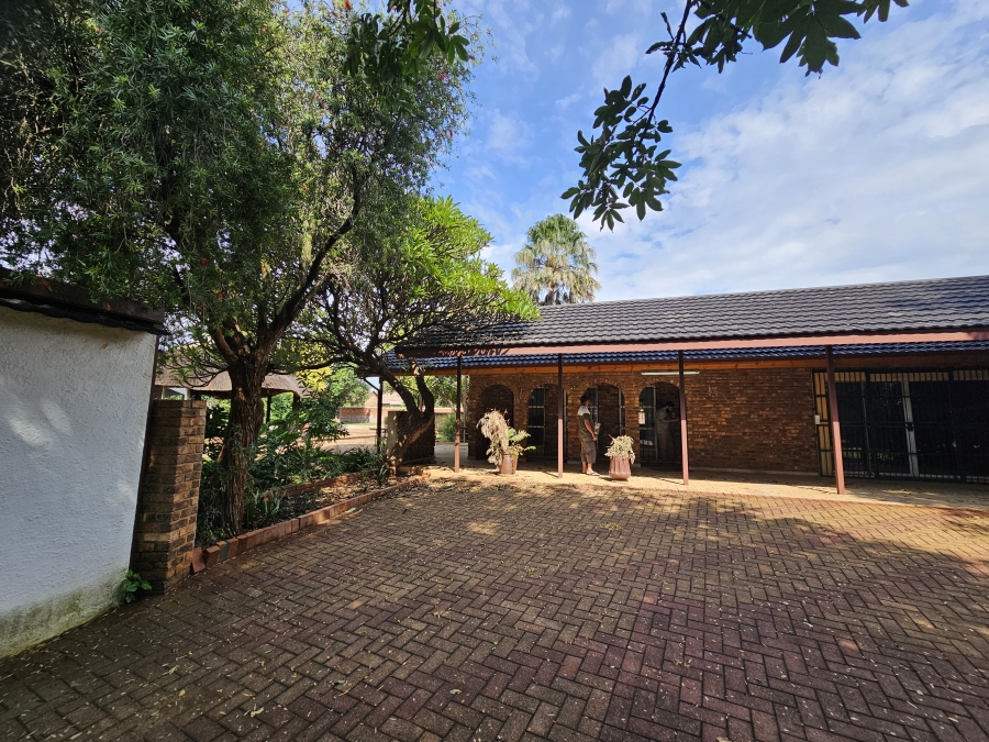 To Let 4 Bedroom Property for Rent in Montana Gauteng
