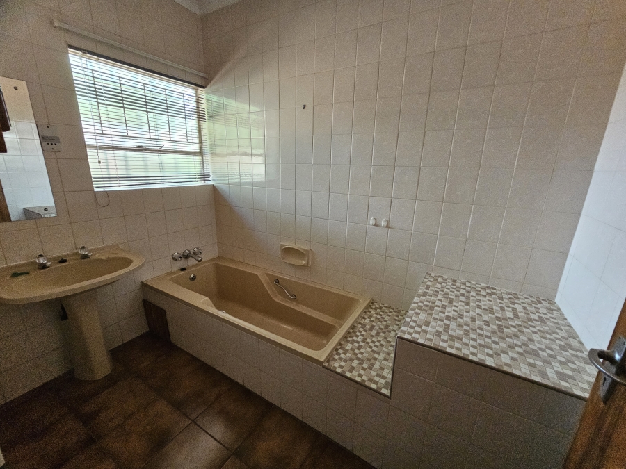 To Let 4 Bedroom Property for Rent in Montana Gauteng