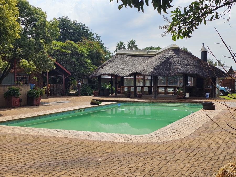 To Let 4 Bedroom Property for Rent in Montana Gauteng