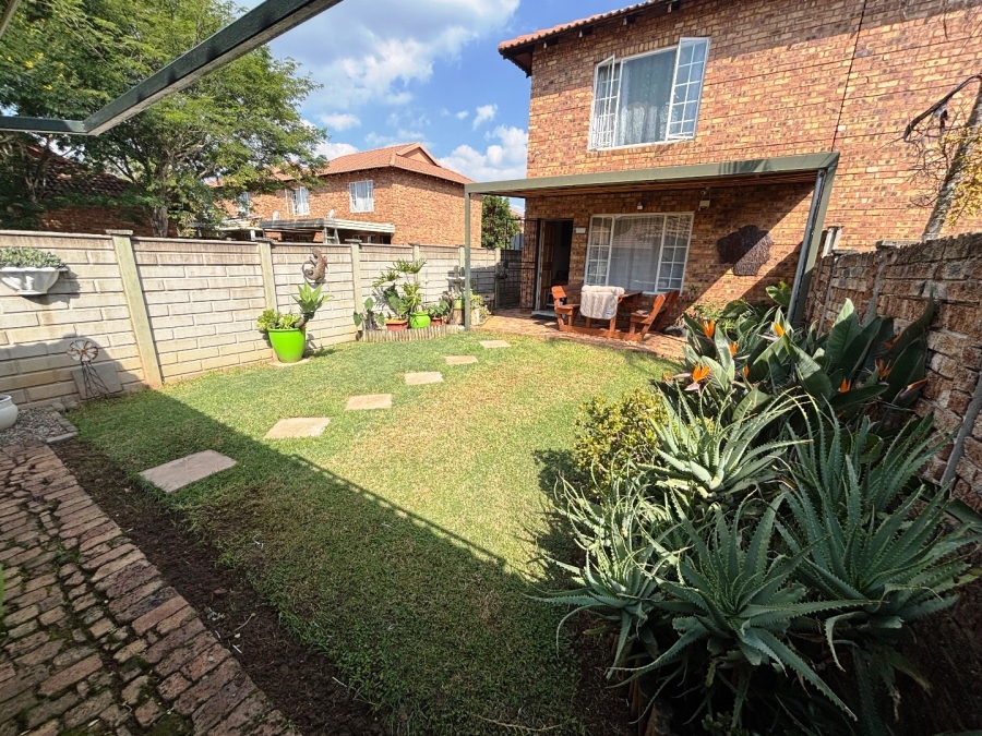 2 Bedroom Property for Sale in Annlin Gauteng