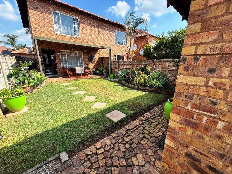 2 Bedroom Property for Sale in Annlin Gauteng