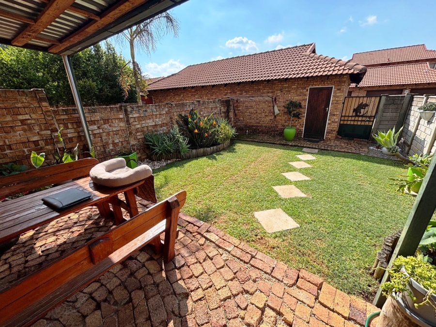 2 Bedroom Property for Sale in Annlin Gauteng