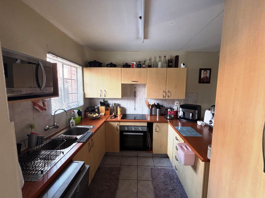 2 Bedroom Property for Sale in Annlin Gauteng