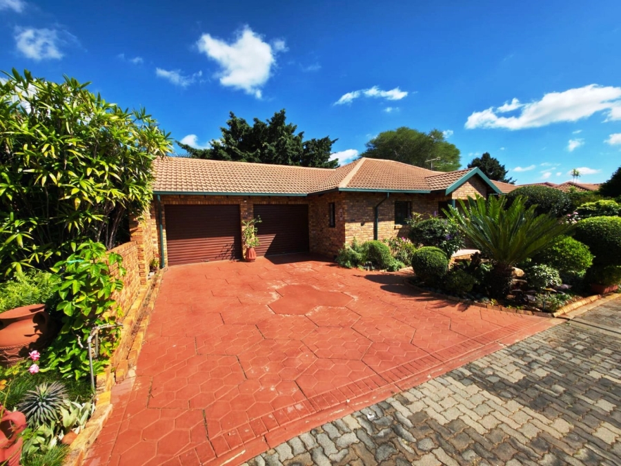 3 Bedroom Property for Sale in Magalieskruin Gauteng