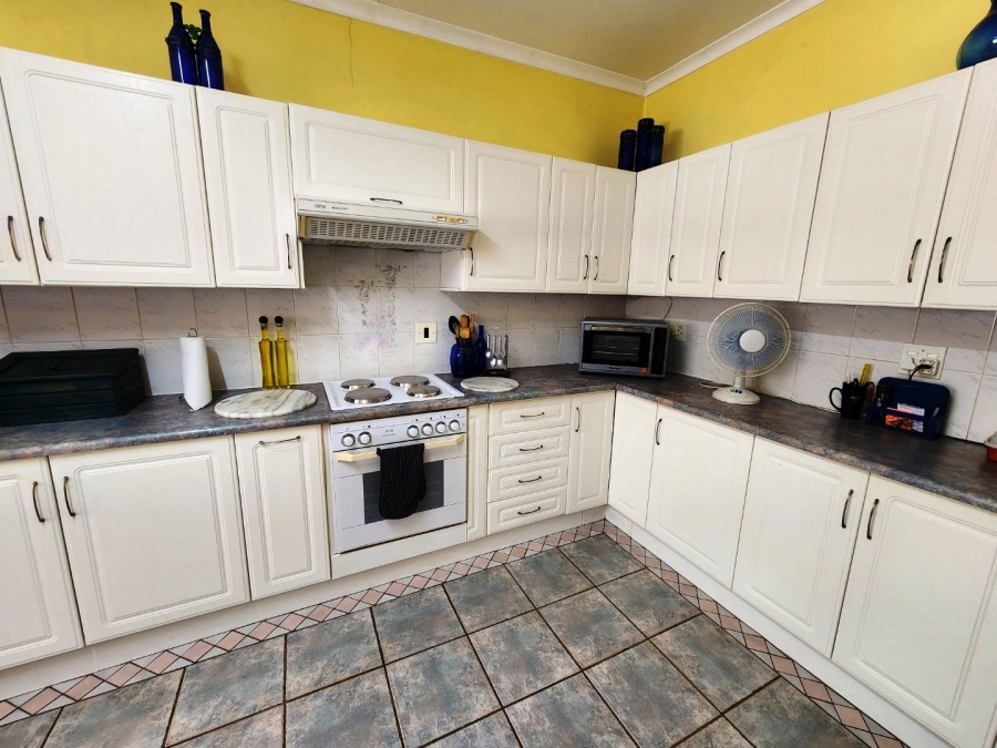 4 Bedroom Property for Sale in Dorandia Gauteng