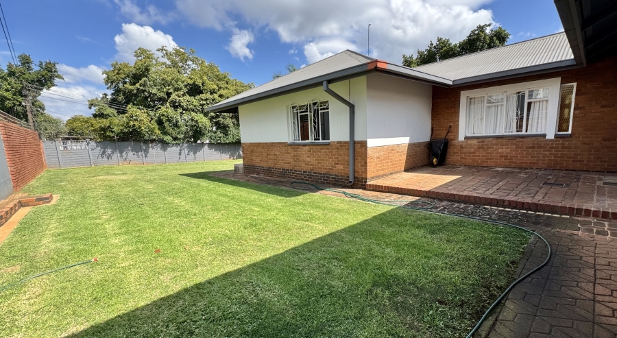 6 Bedroom Property for Sale in Monument Park Gauteng