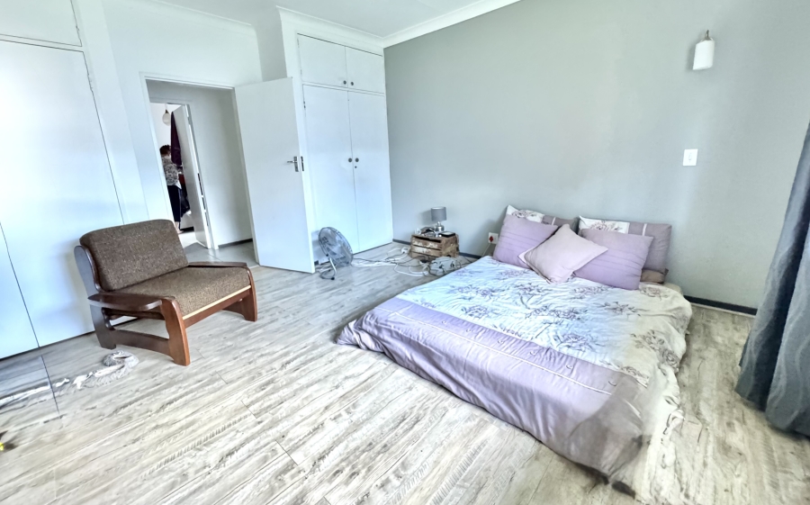 6 Bedroom Property for Sale in Monument Park Gauteng