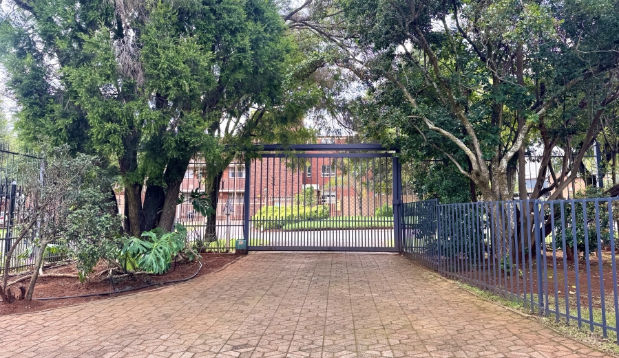 6 Bedroom Property for Sale in Monument Park Gauteng