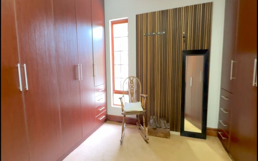 6 Bedroom Property for Sale in Olympus Gauteng