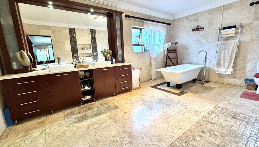 6 Bedroom Property for Sale in Olympus Gauteng