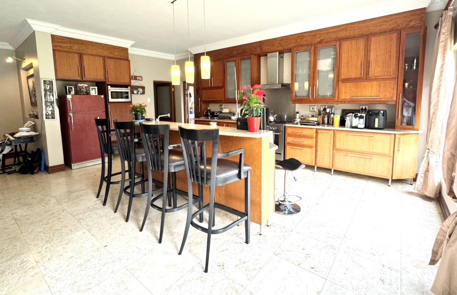 6 Bedroom Property for Sale in Olympus Gauteng