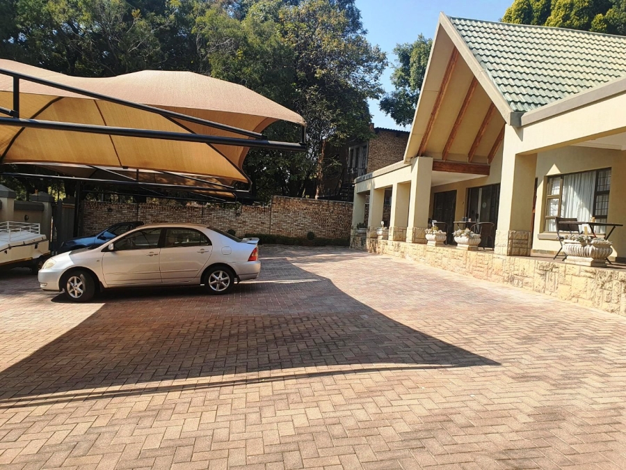 10 Bedroom Property for Sale in Wonderboom Gauteng