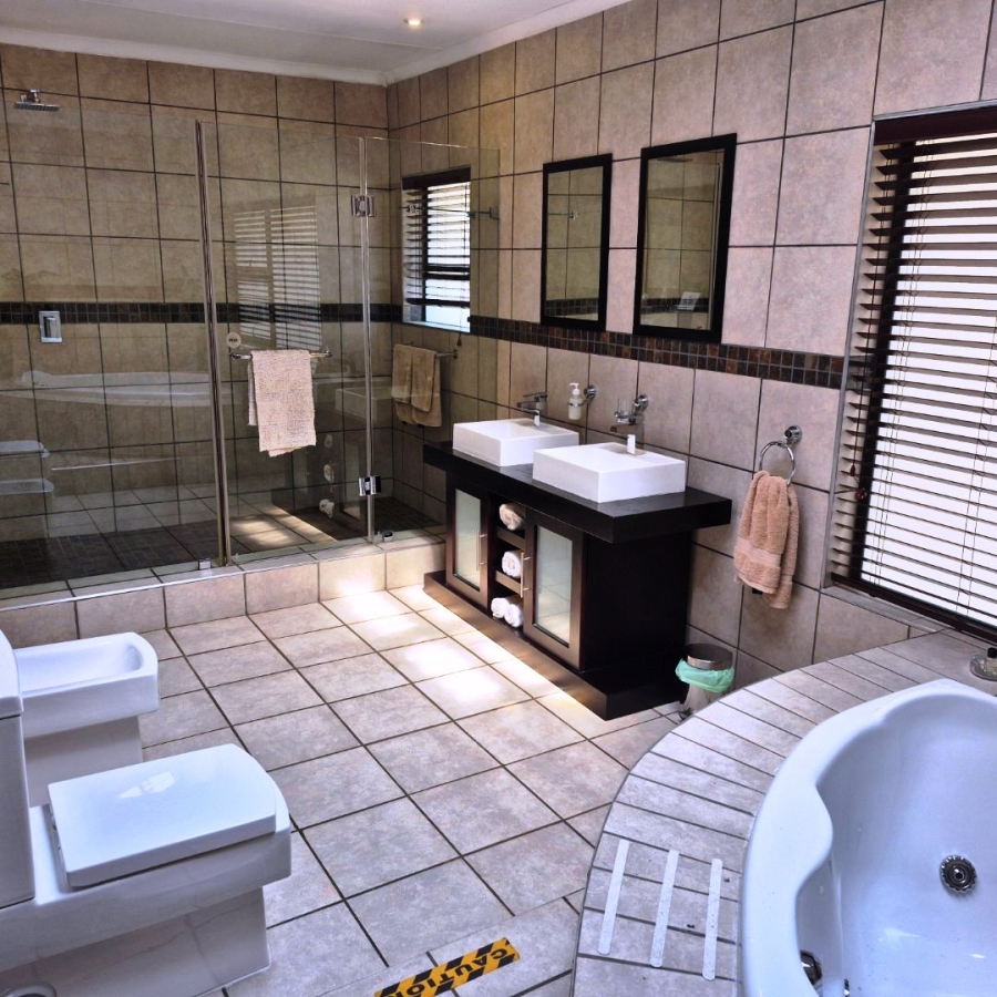 10 Bedroom Property for Sale in Wonderboom Gauteng