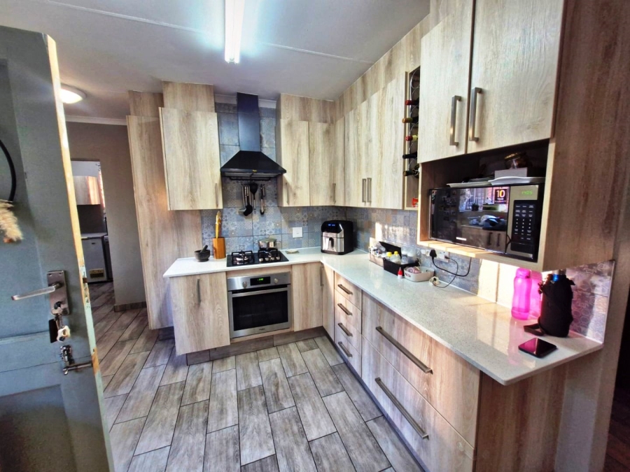 2 Bedroom Property for Sale in Montana Park Gauteng