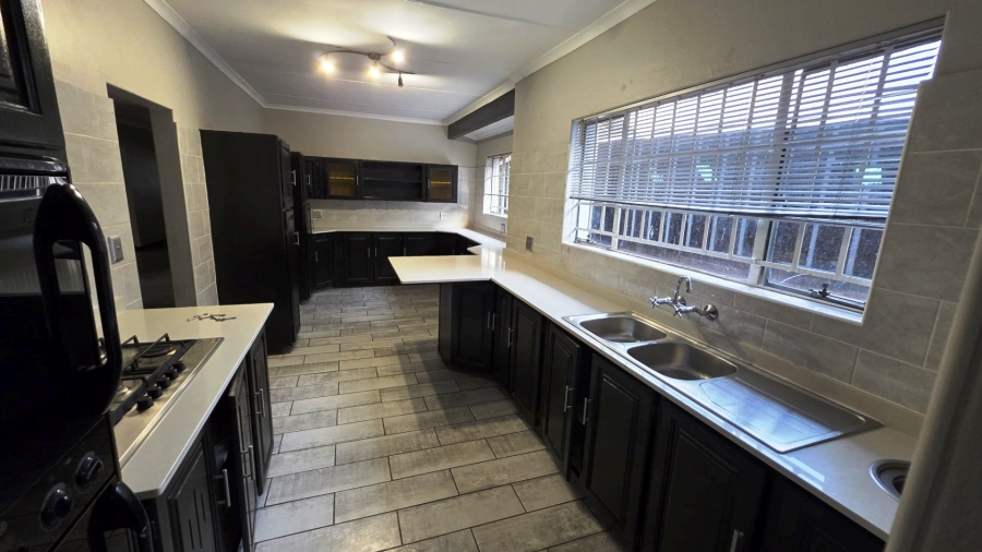 4 Bedroom Property for Sale in Magalieskruin Gauteng